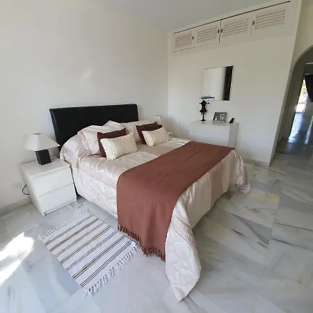 Alcazaba Beach 3 *